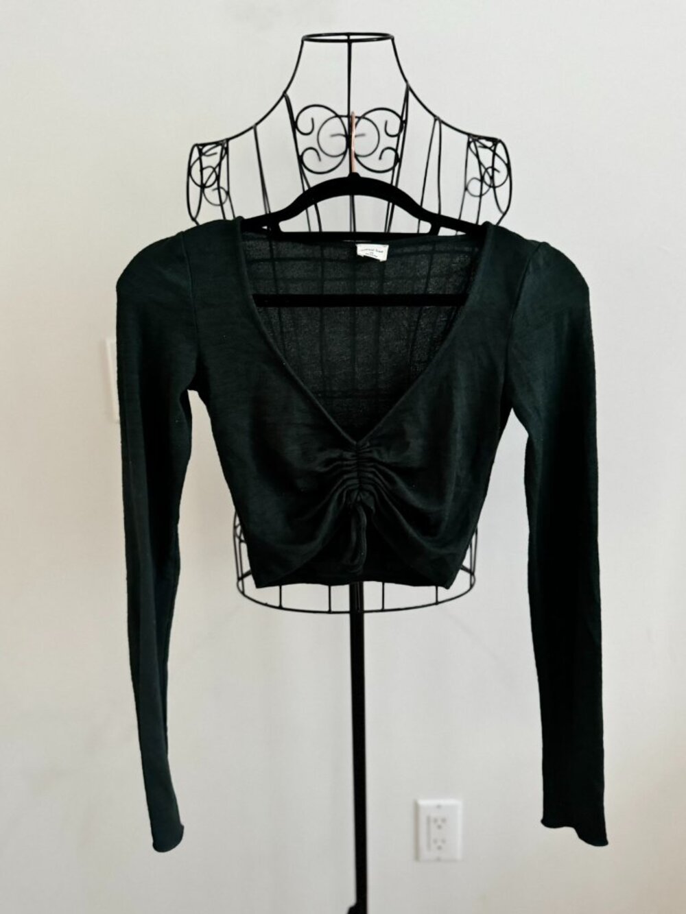 Aritzia Sunday Best Vida Longsleeve Crop Top Scarab Green